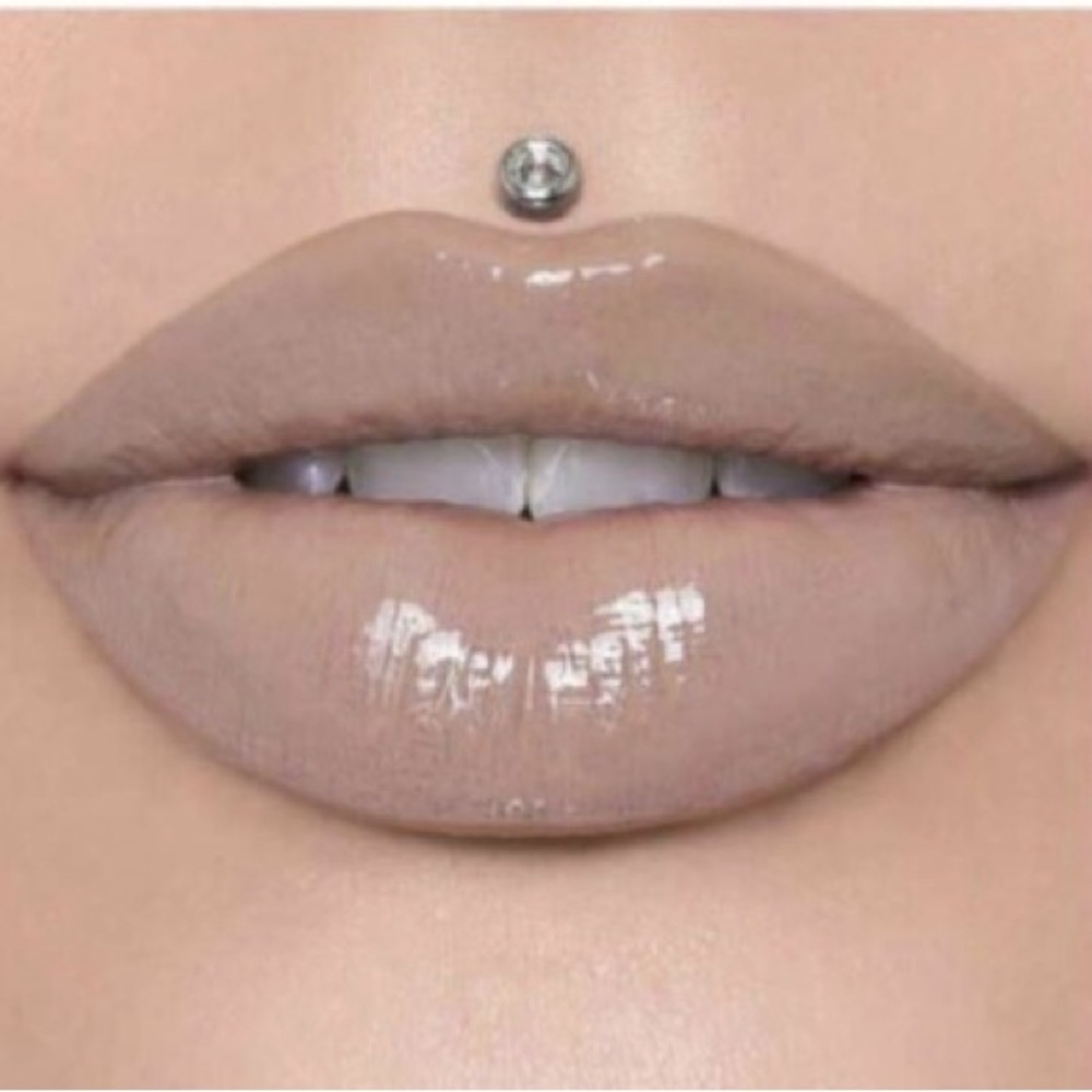 Jeffree Star the Gloss - silk robe
